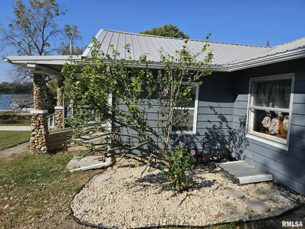 $97,000 | 174 Clinton Street, Hamburg, IL 62045