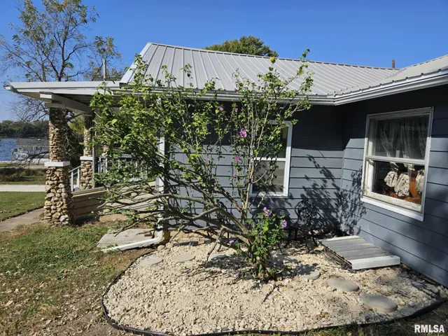 $99,000 | 174 Clinton Street, Hamburg, IL 62045