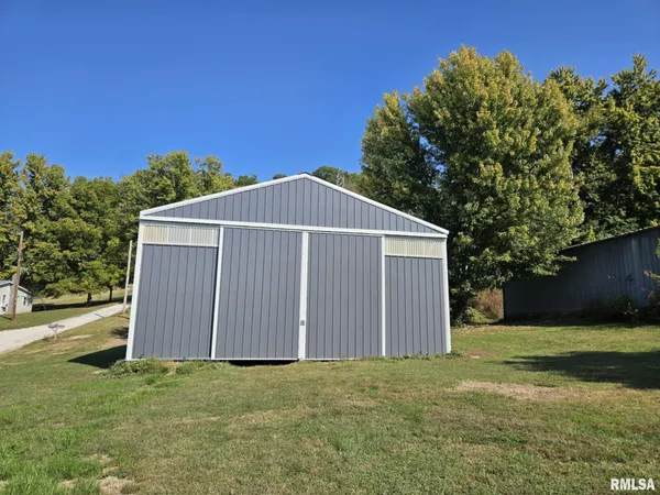 $97,000 | 174 Clinton Street, Hamburg, IL 62045