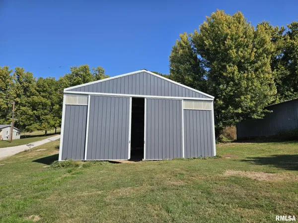 $97,000 | 174 Clinton Street, Hamburg, IL 62045