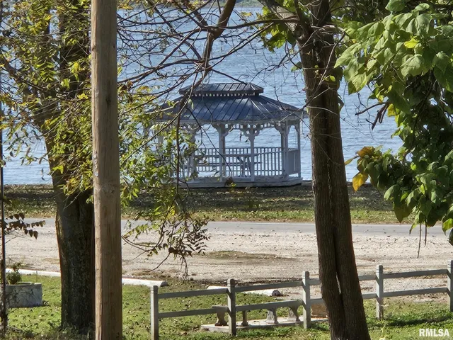 $99,000 | 174 Clinton Street, Hamburg, IL 62045