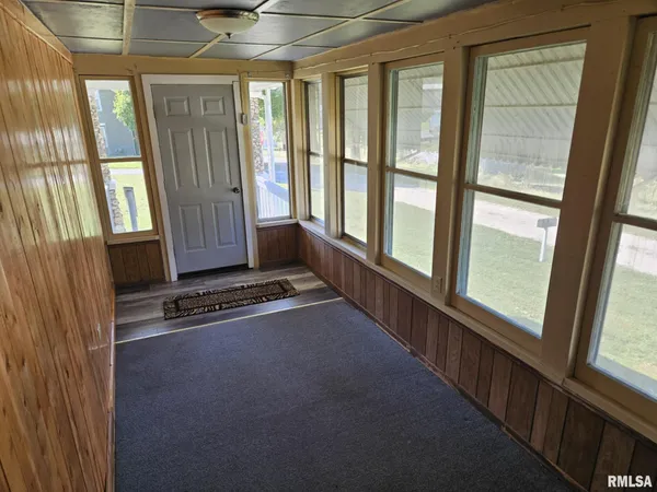 $97,000 | 174 Clinton Street, Hamburg, IL 62045