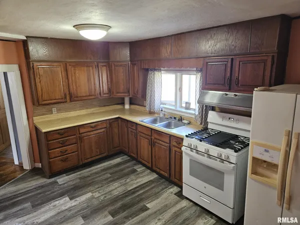 $97,000 | 174 Clinton Street, Hamburg, IL 62045