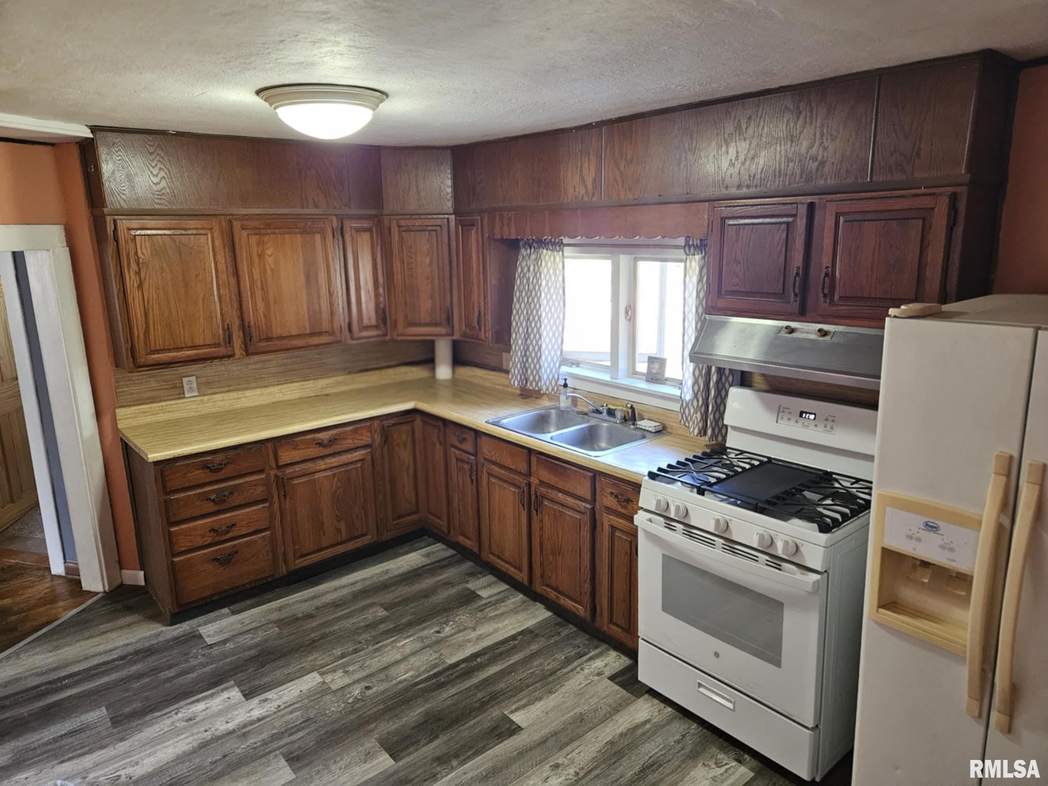 174 Clinton Street Hamburg, IL 62045 - Photo 8 of 40