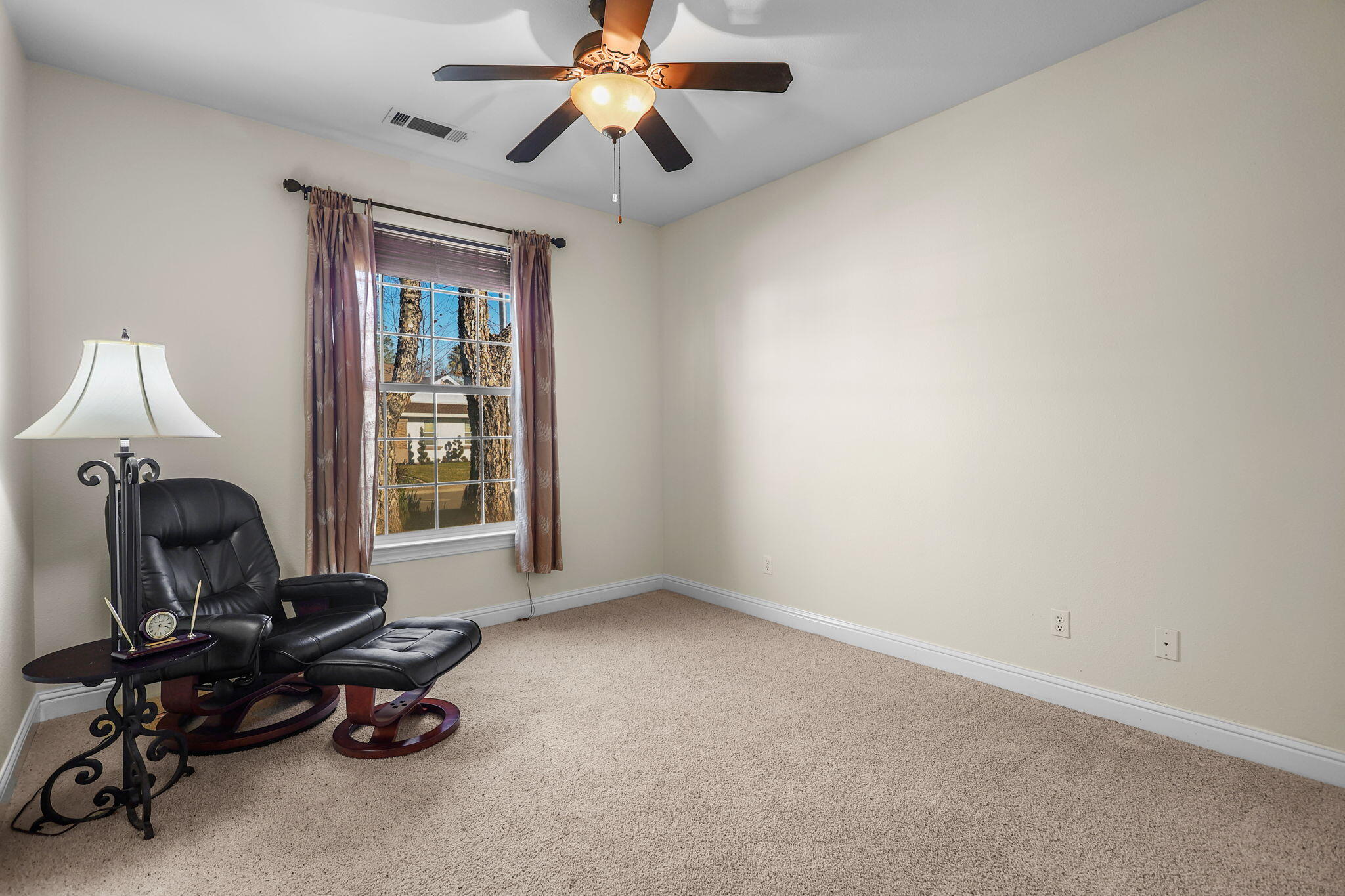 3183 Agassi Lane Redding, CA 96002 - Photo 21 of 32 Bedroom 4