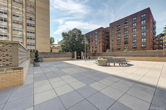 $459,000 | 66-36 Yellowstone Boulevard, Unit 17H | Birchwood Towers