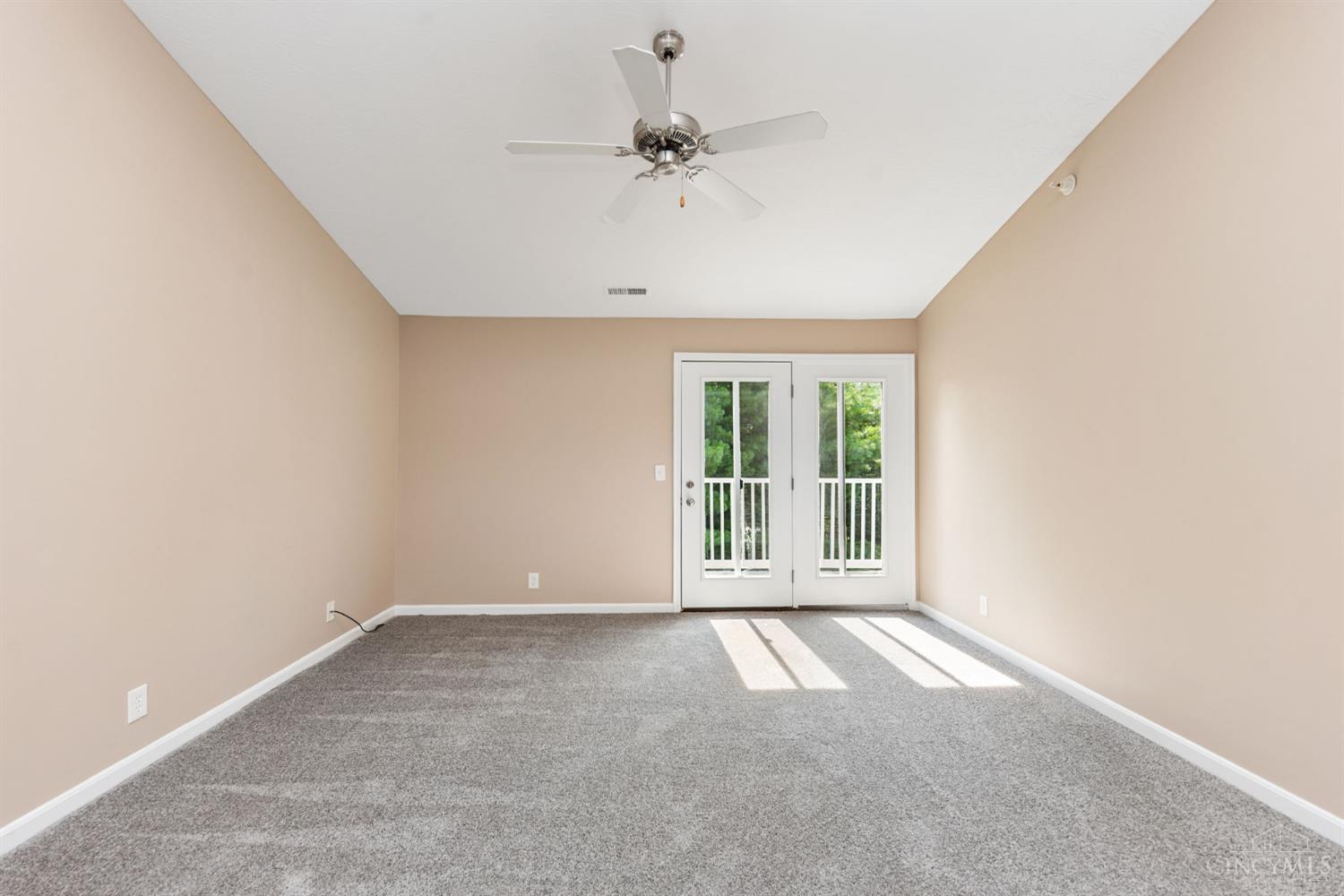 3414 North Bend Road, Unit 8 Cincinnati, OH 45247 - Photo 5 of 36