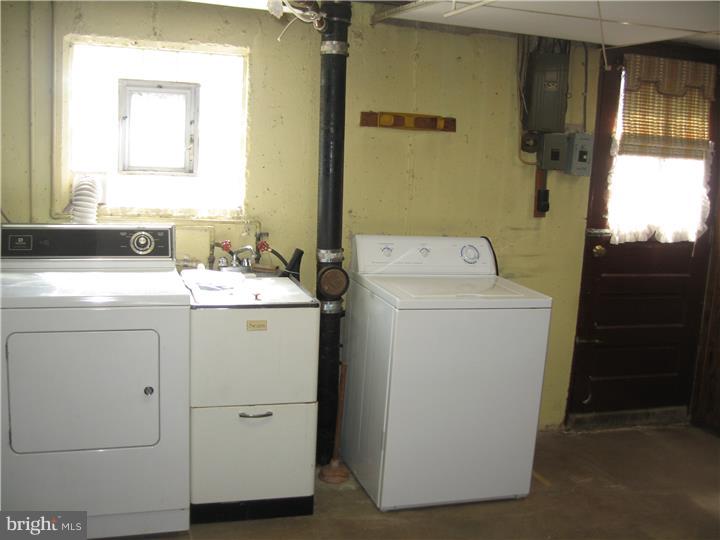 5335 Cottage Street Philadelphia, PA 19124 - Photo 20 of 22 Laundry Room