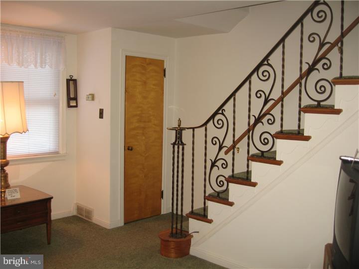 5335 Cottage Street Philadelphia, PA 19124 - Photo 3 of 22 Living Room