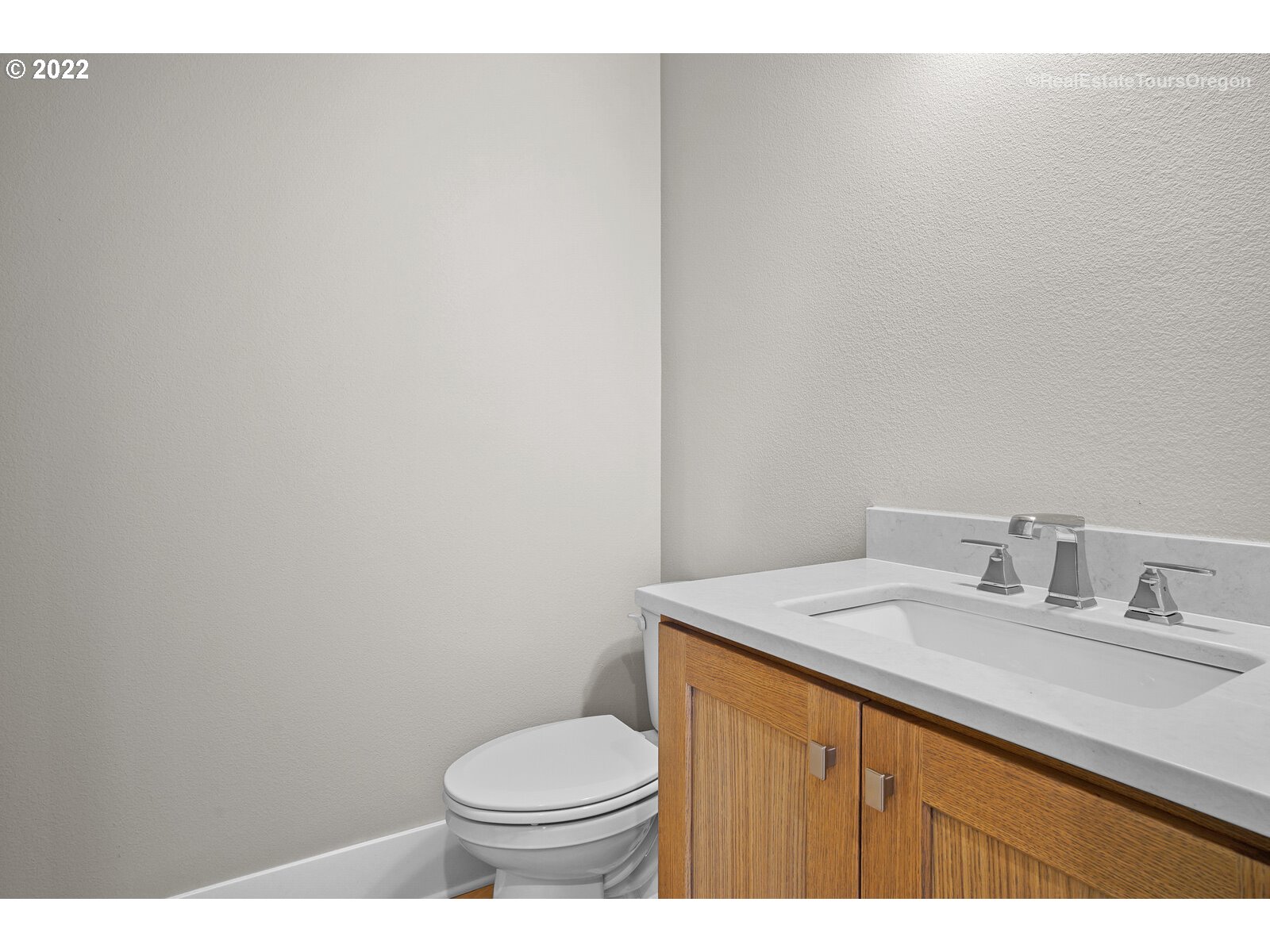 7048 Southwest Raz Court Portland, OR 97223 - Photo 15 of 28 Laundry