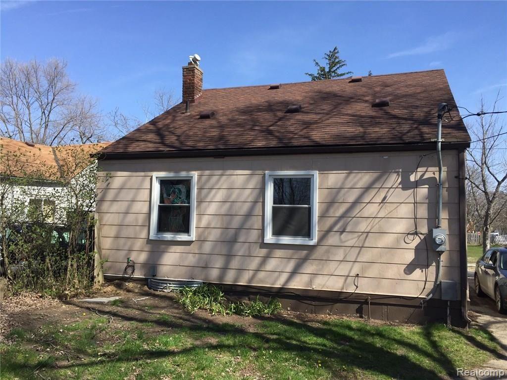 1105 Dover Road Pontiac, MI 48341 - Photo 3 of 12
