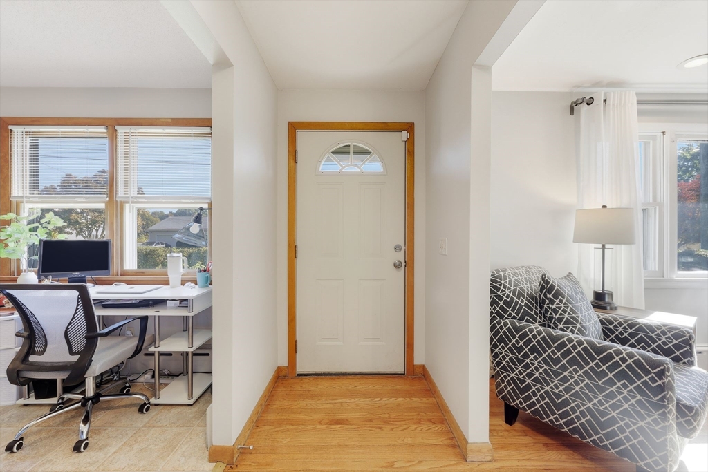 20 Connolly Street Springfield, MA 01151 - Photo 6 of 41