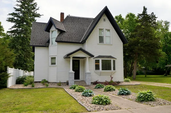 $244,900 | 709 South Holcombe Avenue, Litchfield, MN 55355