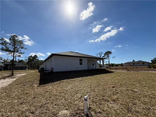 $1,950 | 1115 Cove Street East, Lehigh Acres, FL 33974