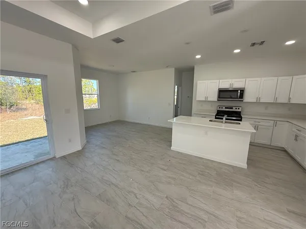 $1,950 | 1115 Cove Street East, Lehigh Acres, FL 33974