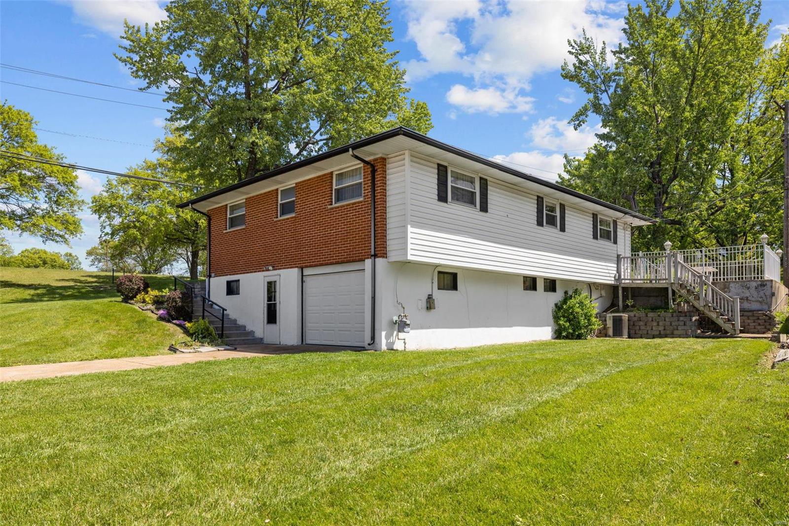 1421 South Sappington Rd Street St. Louis, MO 63126 - Photo 3 of 35 Gallery Image 3
