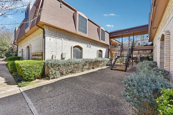 $1,800 | 7801 Shoal Creek Boulevard, Unit 224, Austin, TX 78757