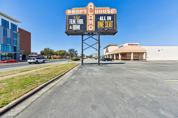$1,800 | 7801 Shoal Creek Boulevard, Unit 224, Austin, TX 78757