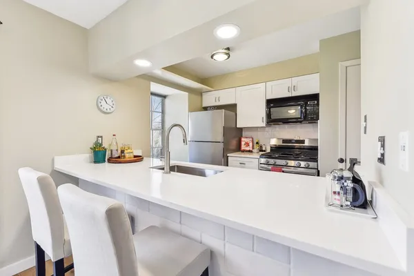 $1,800 | 7801 Shoal Creek Boulevard, Unit 224, Austin, TX 78757
