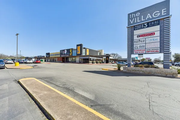 $1,800 | 7801 Shoal Creek Boulevard, Unit 224, Austin, TX 78757