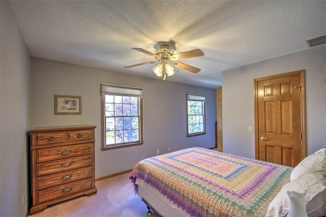 1424 Moundview Place Decatur, IL 62526 - Photo 23 of 43
