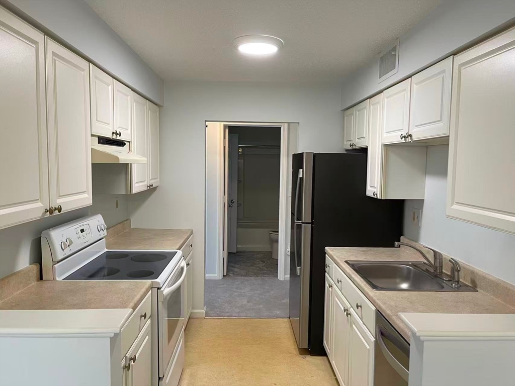 12 Beal's Cove Road, Unit H Hingham, MA 02043 - Photo 1 of 11