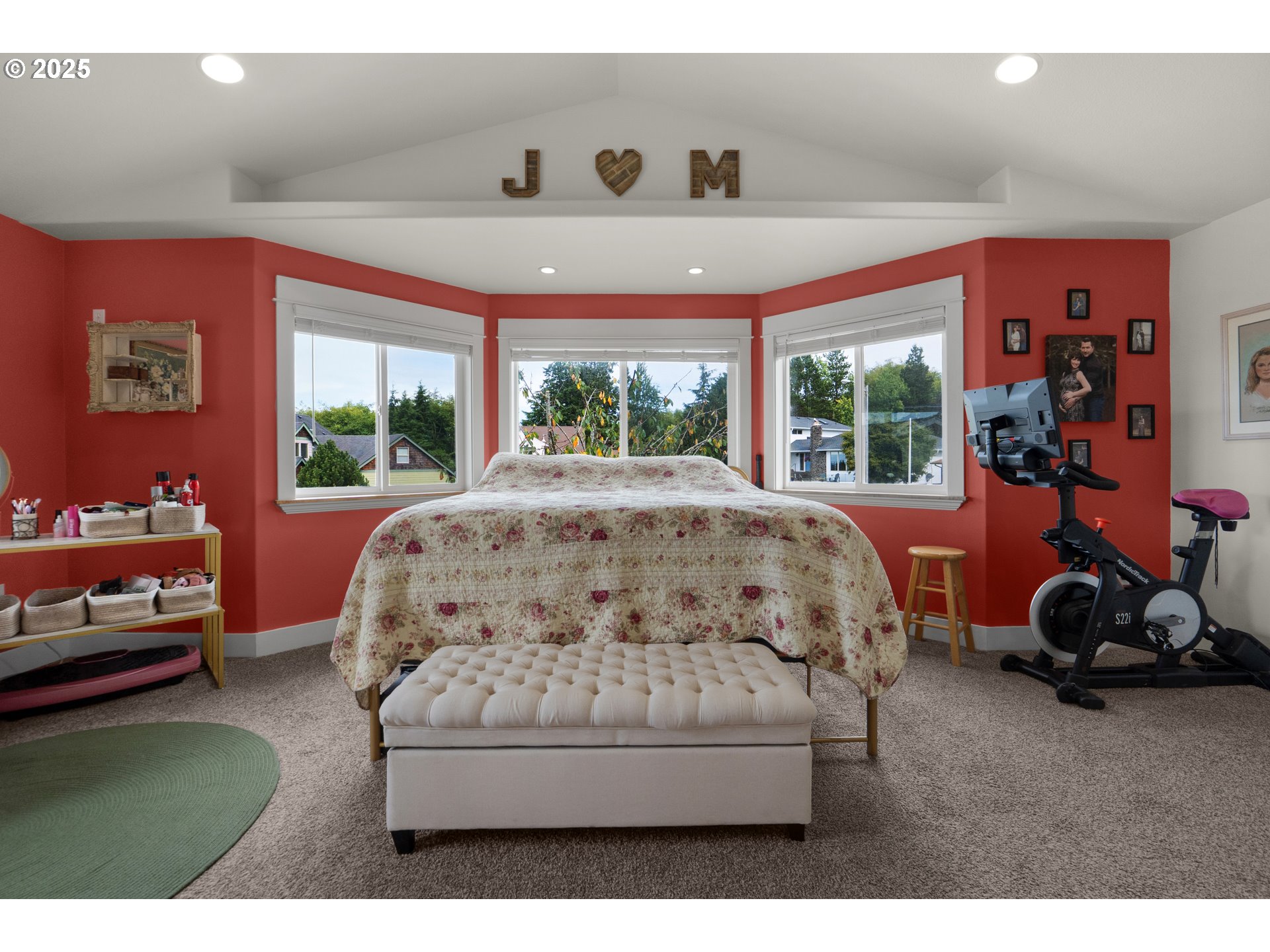 2344 Royal View Drive Seaside, OR 97138 - Photo 24 of 38 a bedroom with a bed window and couch