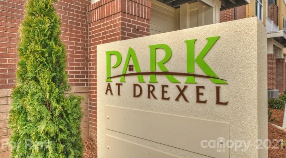 4310 Park Road, Unit 206 Charlotte, NC 28209 - Photo 13 of 13 a street sign that is on a pole