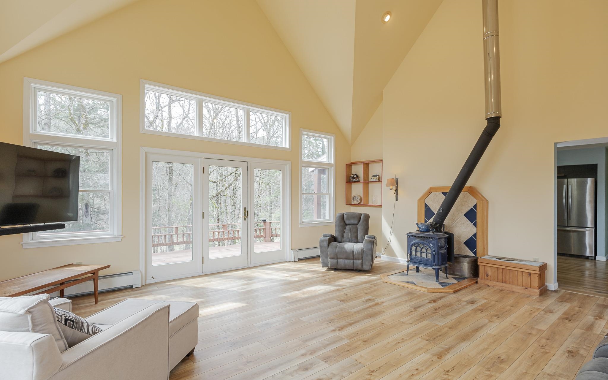 147 Pleasantview Lane Chester, VT 05143 - Photo 4 of 53
