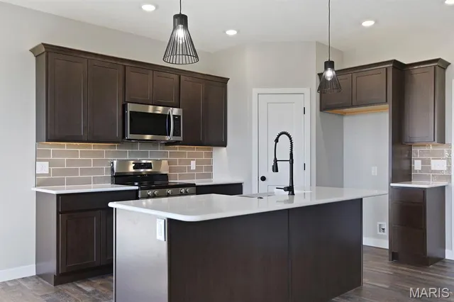 $345,000 | 2103 Vinny Avenue, Moberly, MO 65270