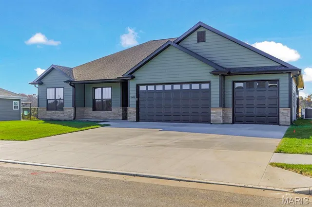 $345,000 | 2103 Vinny Avenue, Moberly, MO 65270