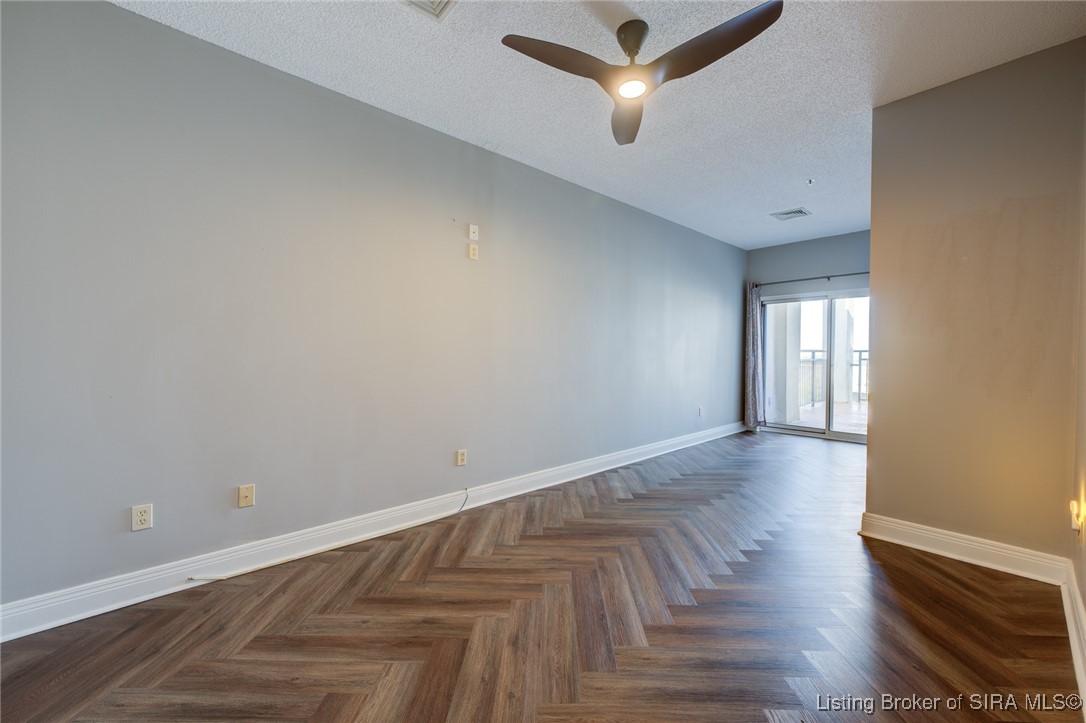 1 Riverpointe Plaza, Unit 1105 Jeffersonville, IN 47130 - Photo 12 of 44 Primary Bedroom