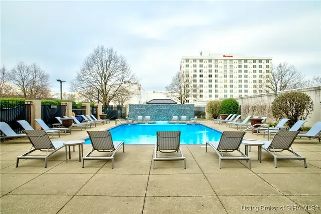 $424,900 | 1 Riverpointe Plaza, Unit 1105, Jeffersonville, IN 47130