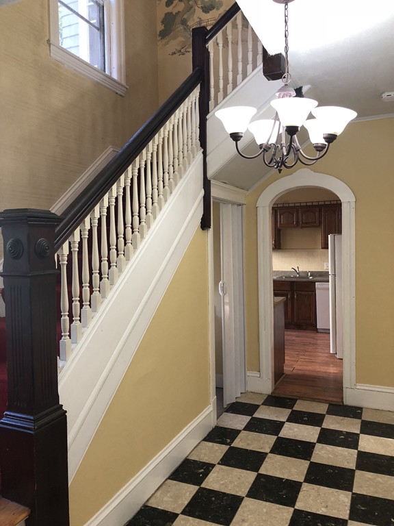 2 Trowbridge Road Worcester, MA 01609 - Photo 3 of 24 Gallery Image 3