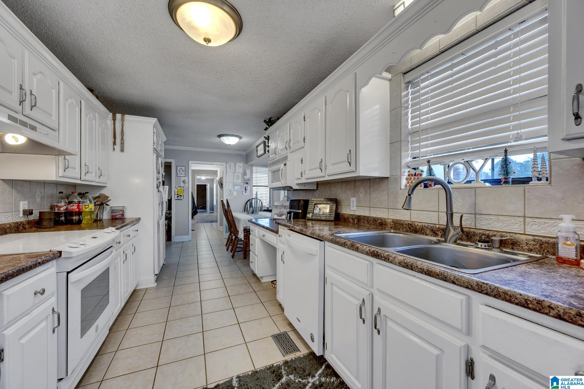9685 Mitchell Road Warrior, AL 35180 - Photo 11 of 47
