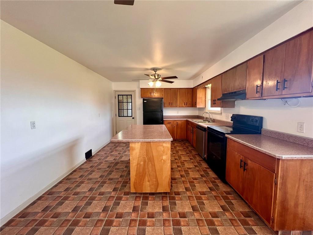 1170 Vernon Road Greenville, PA 16125 - Photo 7 of 32