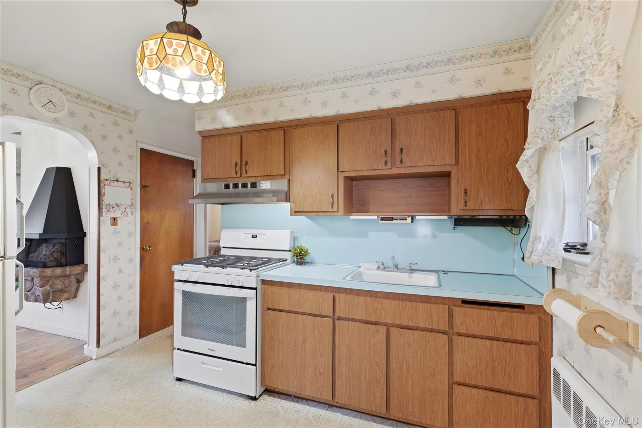 116 Prague Street Valley Stream, NY 11580 - Photo 9 of 22