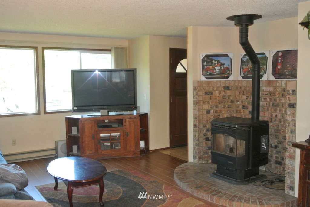 2843 McLeod Road Bellingham, WA 98225 - Photo 8 of 11 Gallery Image 8