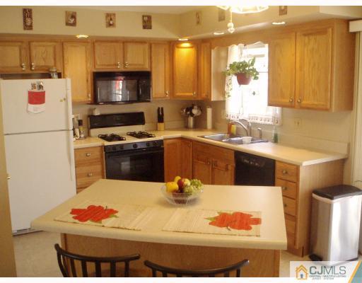 1555 Holly Road North Brunswick, NJ 08902 - Photo 5 of 10 Gallery Image 5
