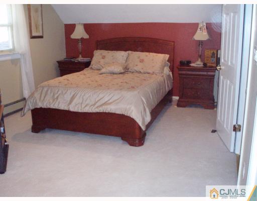 1555 Holly Road North Brunswick, NJ 08902 - Photo 8 of 10 Gallery Image 8