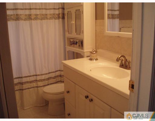 1555 Holly Road North Brunswick, NJ 08902 - Photo 9 of 10 Gallery Image 9