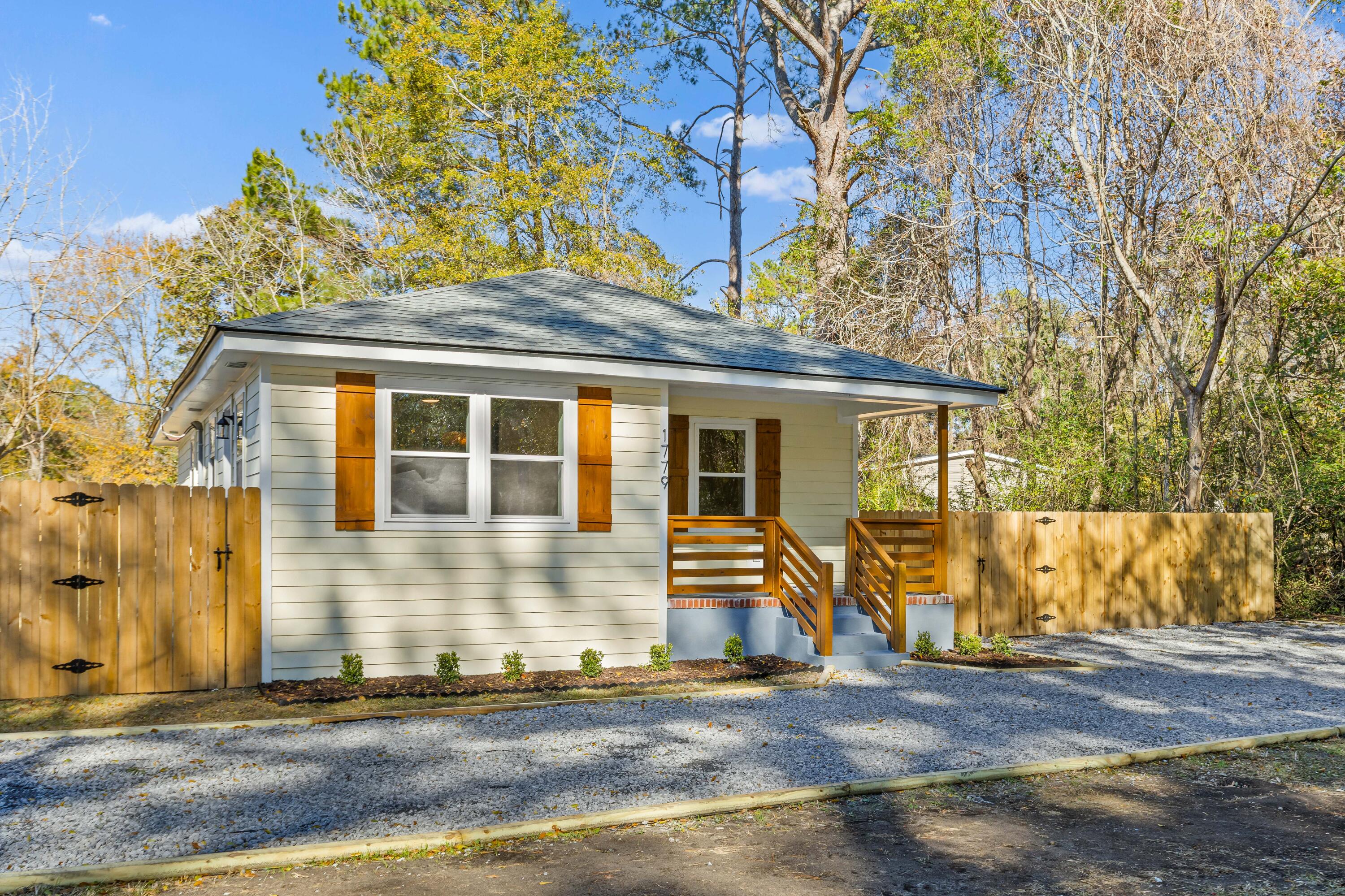 1779 Snowden Road Mount Pleasant, SC 29464 - Photo 2 of 29 1779-Snowden-1