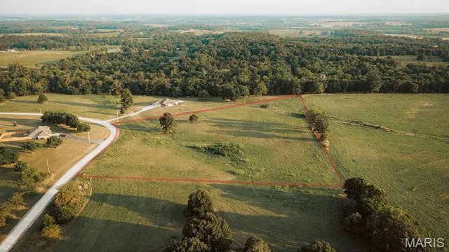 $59,999 | 10 Nikon Drive, Phillipsburg, MO 65722