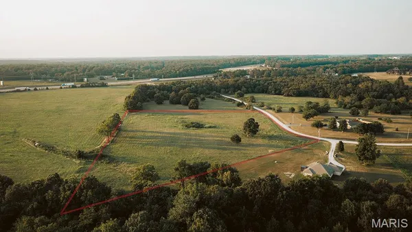 $59,999 | 10 Nikon Drive, Phillipsburg, MO 65722