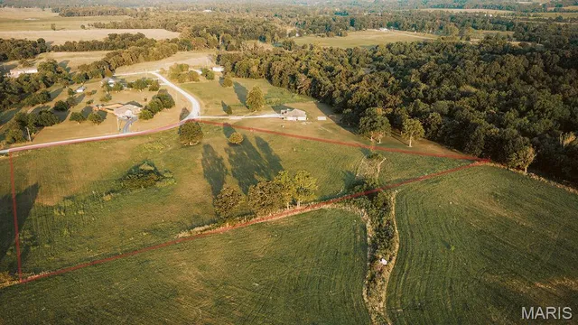 $59,999 | 10 Nikon Drive, Phillipsburg, MO 65722