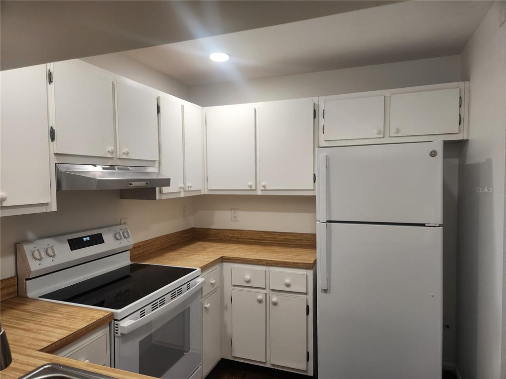 3227 South Beneva Road, Unit 203 Sarasota, FL 34232 - Photo 15 of 34