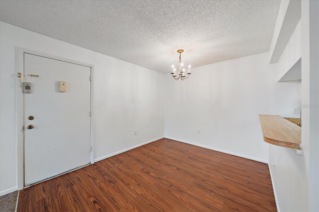 3227 South Beneva Road, Unit 203 Sarasota, FL 34232 - Photo 17 of 34