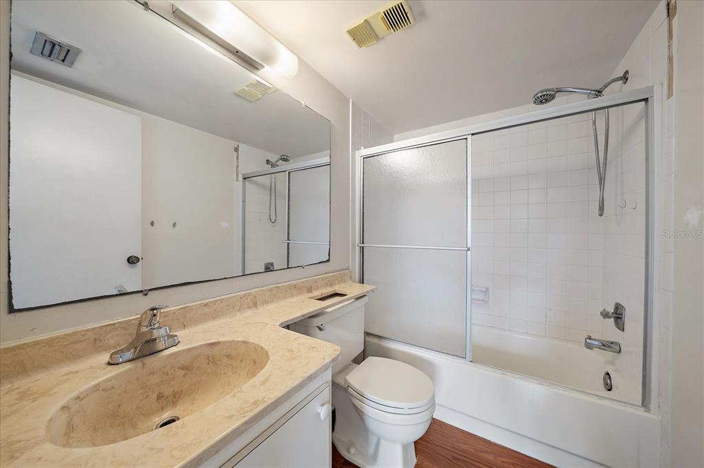 3227 South Beneva Road, Unit 203 Sarasota, FL 34232 - Photo 19 of 34