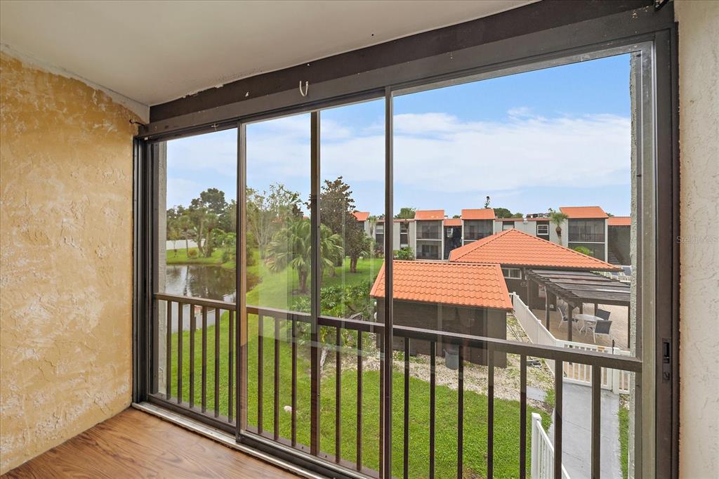 3227 South Beneva Road, Unit 203 Sarasota, FL 34232 - Photo 5 of 34