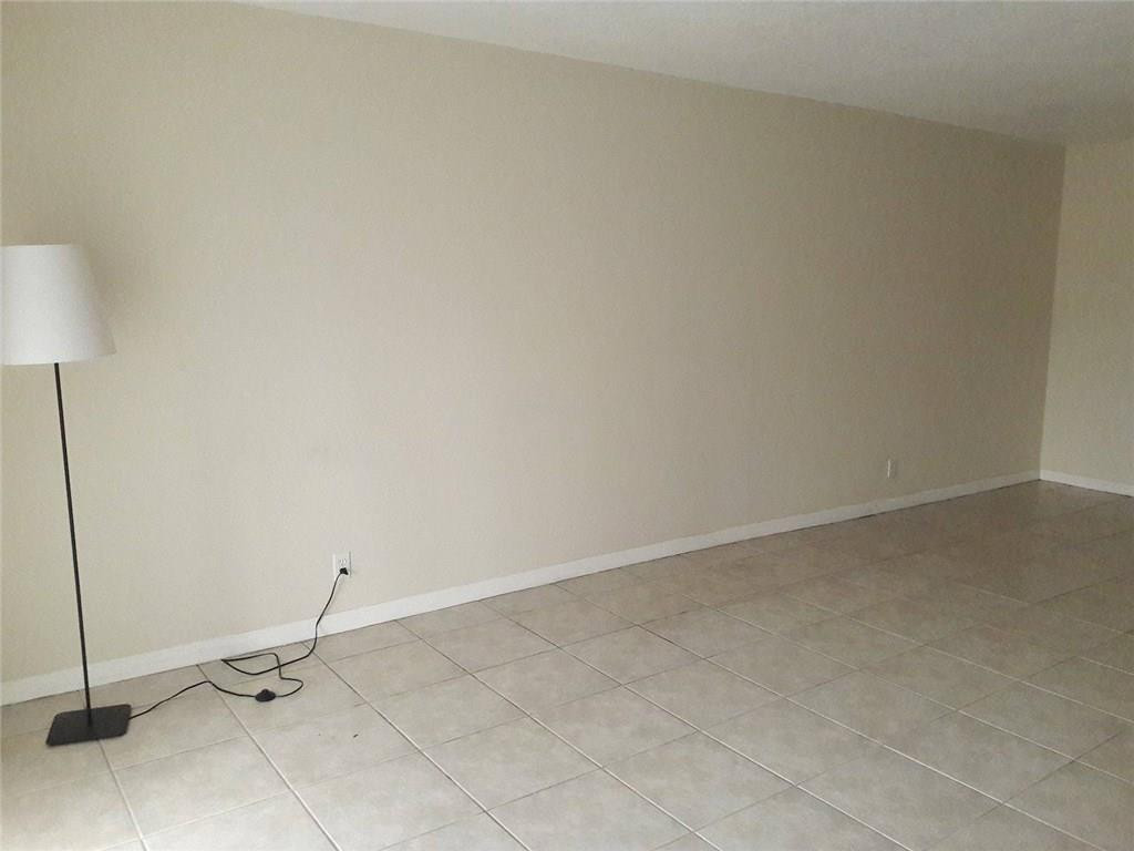 8605 West Sample Road, Unit 211 Coral Springs, FL 33065 - Photo 7 of 31 Living/Dining